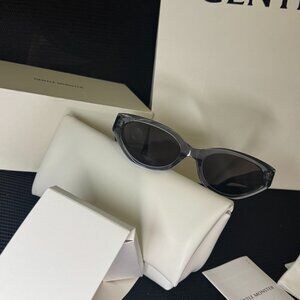 Gentle Monster Statement Sunglasses – Gold Logo, Viral Vibes